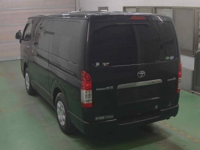 TOYOTA REGIUS VAN