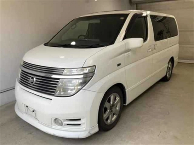NISSAN ELGRAND