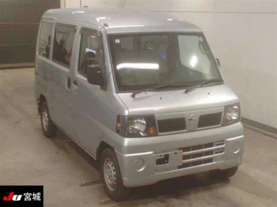 NISSAN CLIPPER VAN