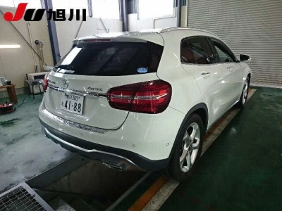 MERCEDES BENZ GLA