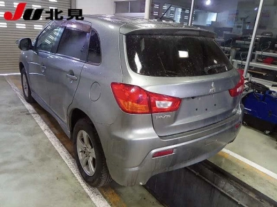 MITSUBISHI RVR