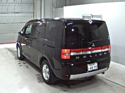 MITSUBISHI DELICA D:5