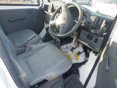 NISSAN CLIPPER TRUCK