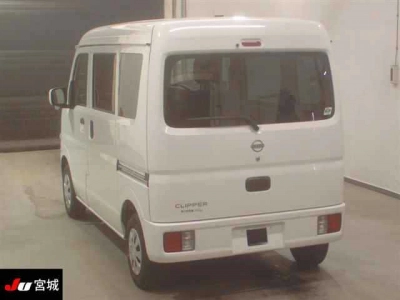 NISSAN CLIPPER VAN