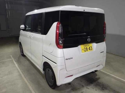 NISSAN ROOX