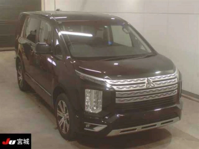 MITSUBISHI DELICA D:5