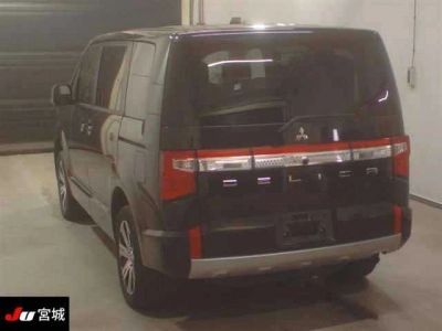 MITSUBISHI DELICA D:5