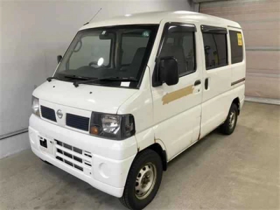 NISSAN CLIPPER VAN