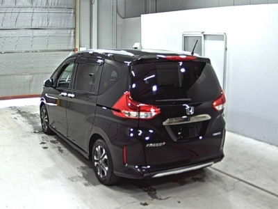 HONDA FREED + HYBRID