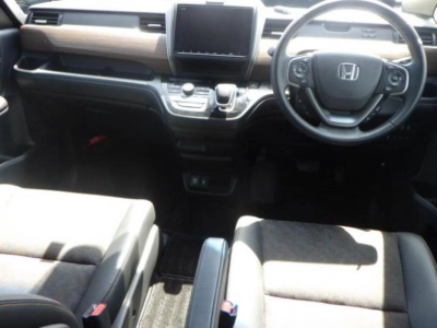 HONDA FREED + HYBRID