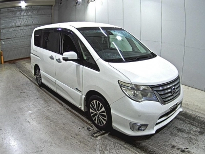 NISSAN SERENA
