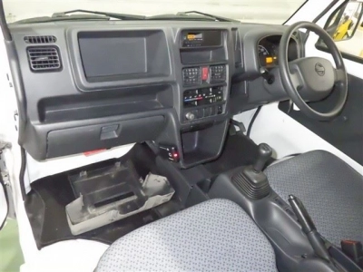 NISSAN NT100 CLIPPER