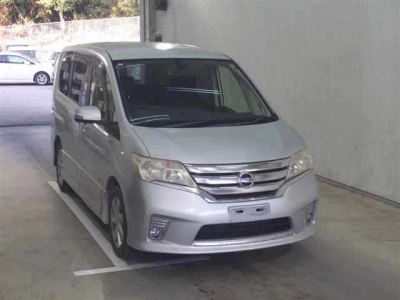 NISSAN SERENA