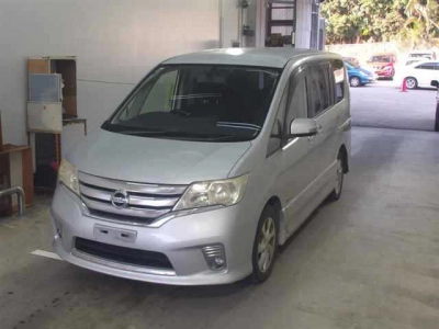 NISSAN SERENA