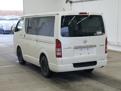 TOYOTA REGIUS ACE
