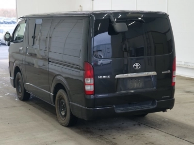 TOYOTA HIACE