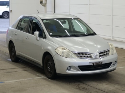 NISSAN TIIDA LATIO
