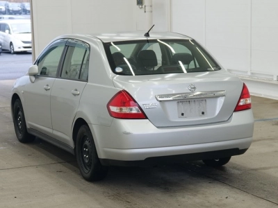 NISSAN TIIDA LATIO