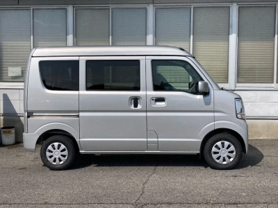 NISSAN CLIPPER VAN