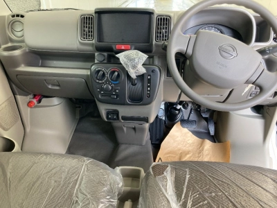 NISSAN CLIPPER VAN