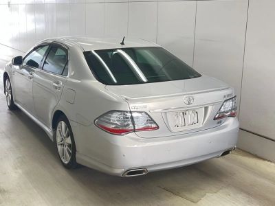 TOYOTA CROWN HYBRID