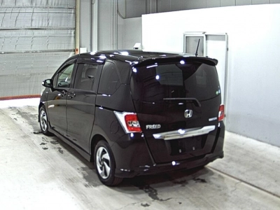 HONDA FREED HYBRID
