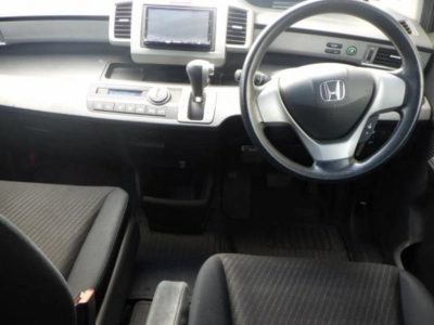 HONDA FREED HYBRID