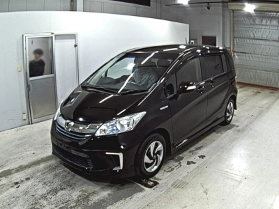 HONDA FREED HYBRID