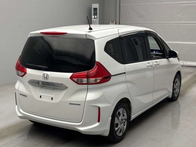 HONDA FREED HYBRID