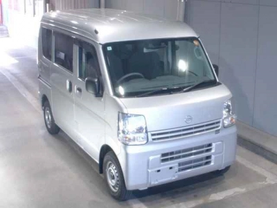 NISSAN CLIPPER VAN
