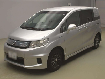 HONDA FREED SPIKE HYBRID