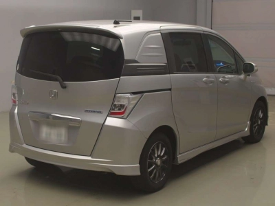 HONDA FREED SPIKE HYBRID