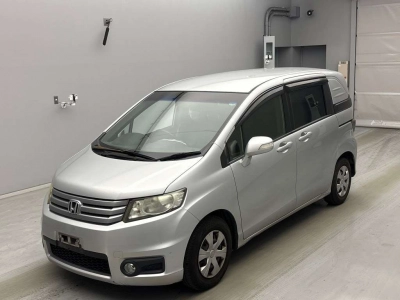 HONDA FREED SPIKE