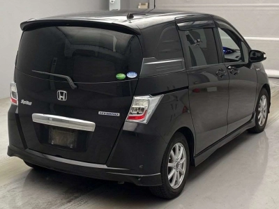 HONDA FREED SPIKE HYBRID