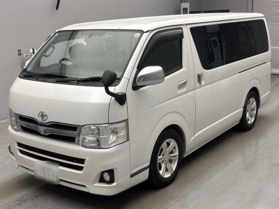 TOYOTA HIACE VAN