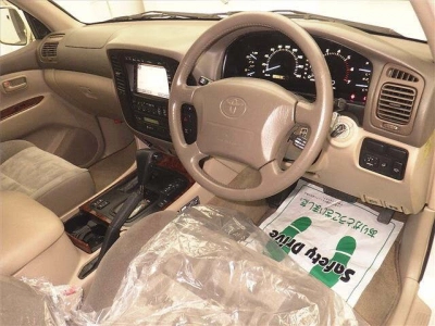 TOYOTA LAND CRUISER 100