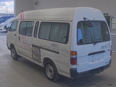 TOYOTA HIACE