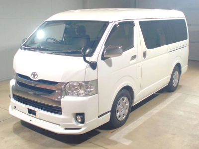 TOYOTA HIACE VAN