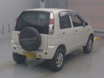 DAIHATSU TERIOS KID