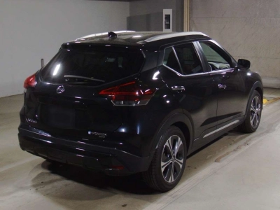 NISSAN KICKS