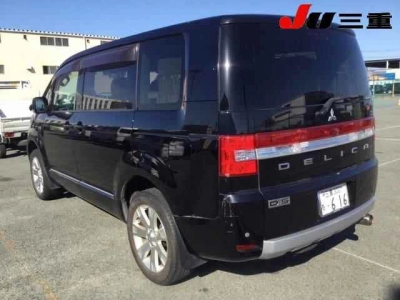MITSUBISHI DELICA D:5