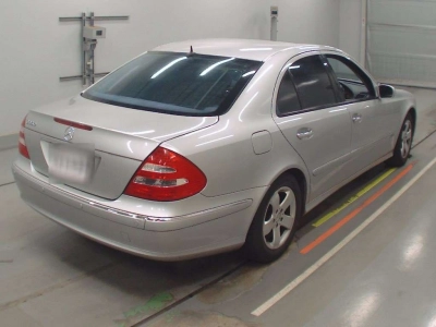 MERCEDES BENZ E CLASS