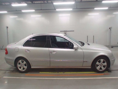 MERCEDES BENZ E CLASS