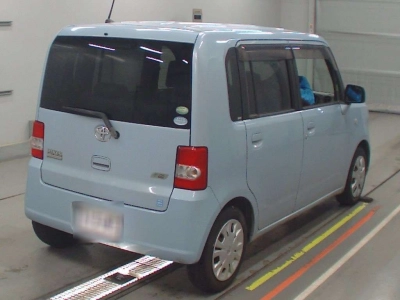 TOYOTA PIXIS SPACE