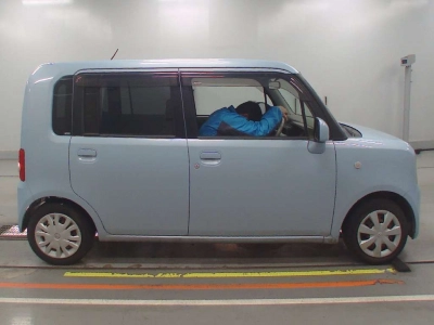 TOYOTA PIXIS SPACE