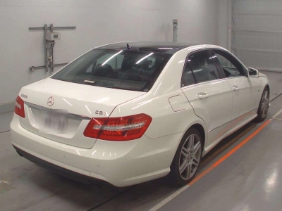 MERCEDES BENZ E CLASS