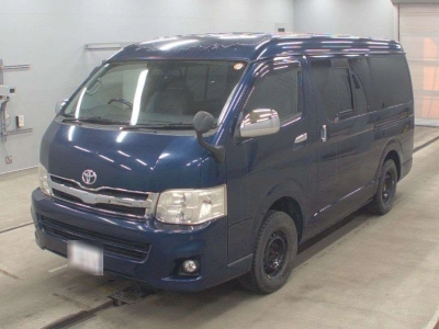 TOYOTA HIACE VAN