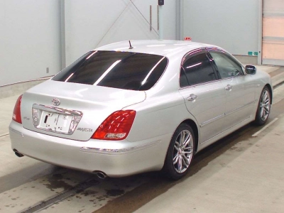 TOYOTA CROWN MAJESTA