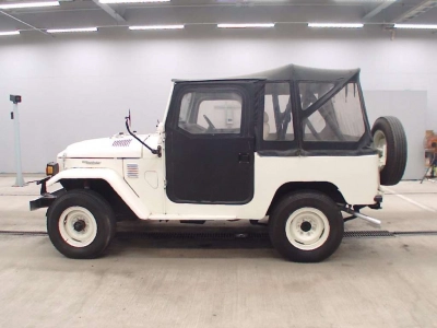 TOYOTA LAND CRUISER 40