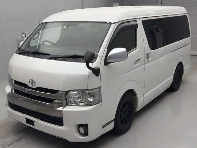 TOYOTA HIACE VAN